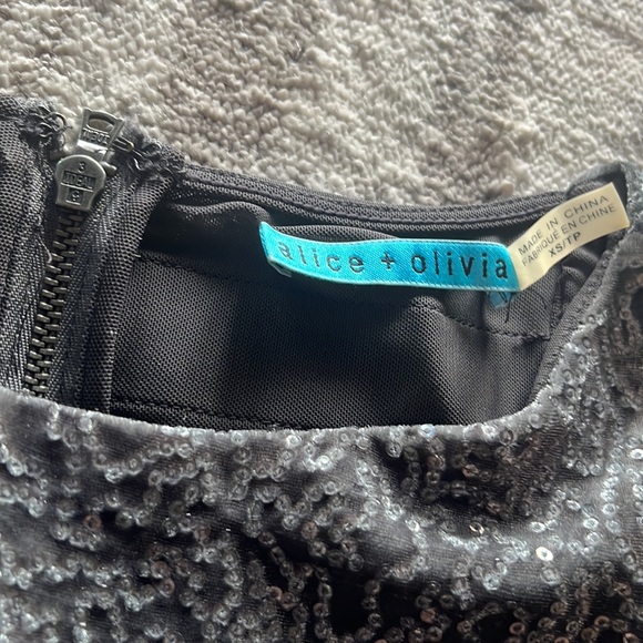 Alice + Olivia XS/P Sparkly Gray Velvet Sequin Midi Dress - Picture 4 of 8